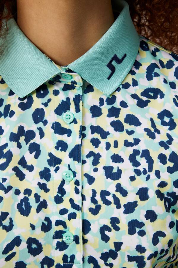 J.Lindeberg Tour Tech Print Polo Leopard Aruba Blue - Imagen 2